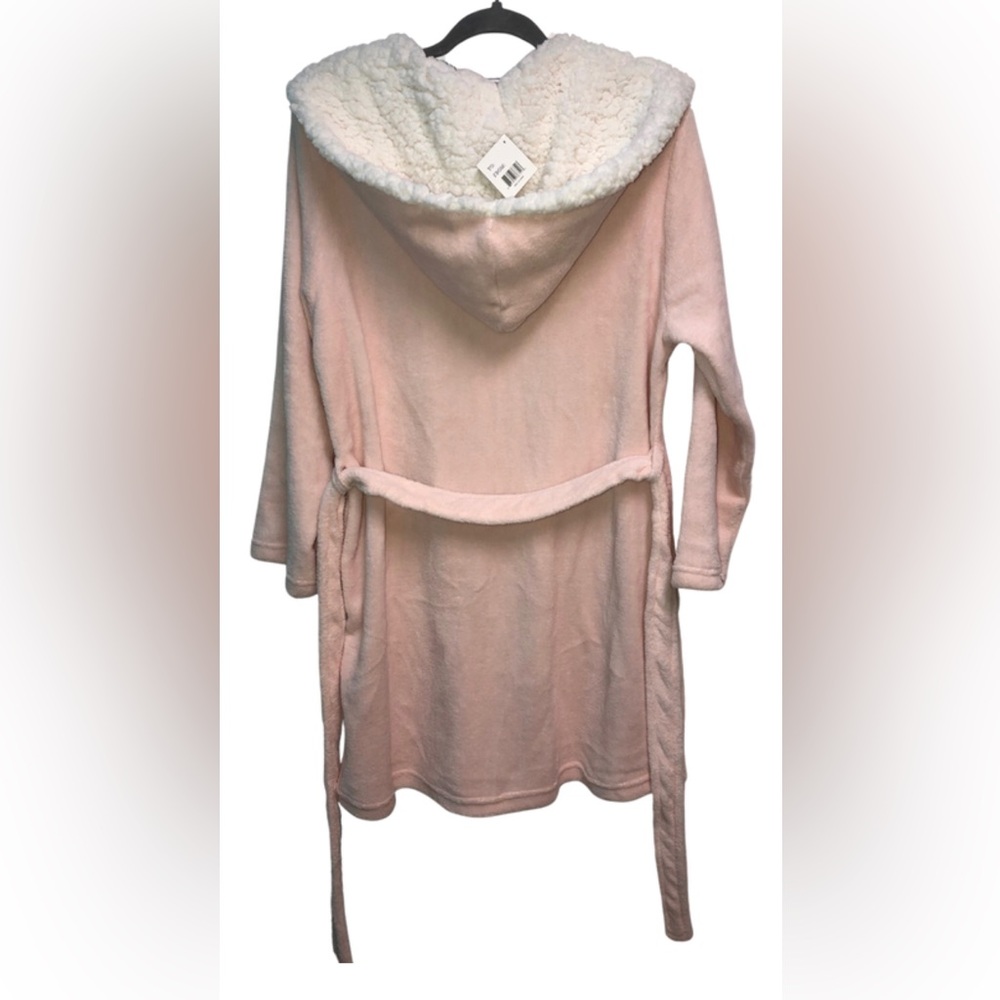 Ultra Beauty Super Soft Plush Pink Robe hooded, side pockets. NWT.